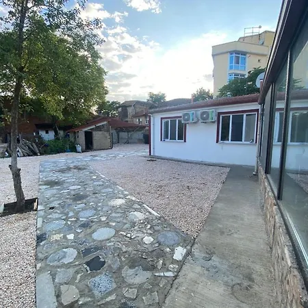 Ulas Twenty Hotel *