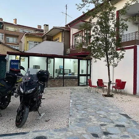 Ulas Twenty מלון *