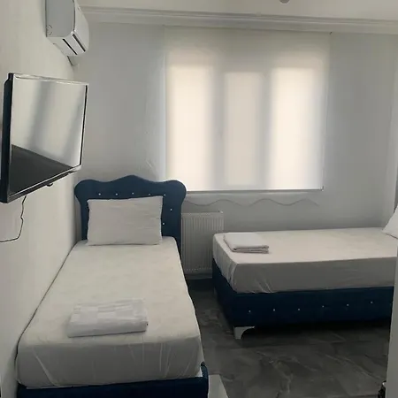 Ulas Twenty * אודיירן