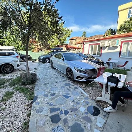 Ulas Twenty * אודיירן